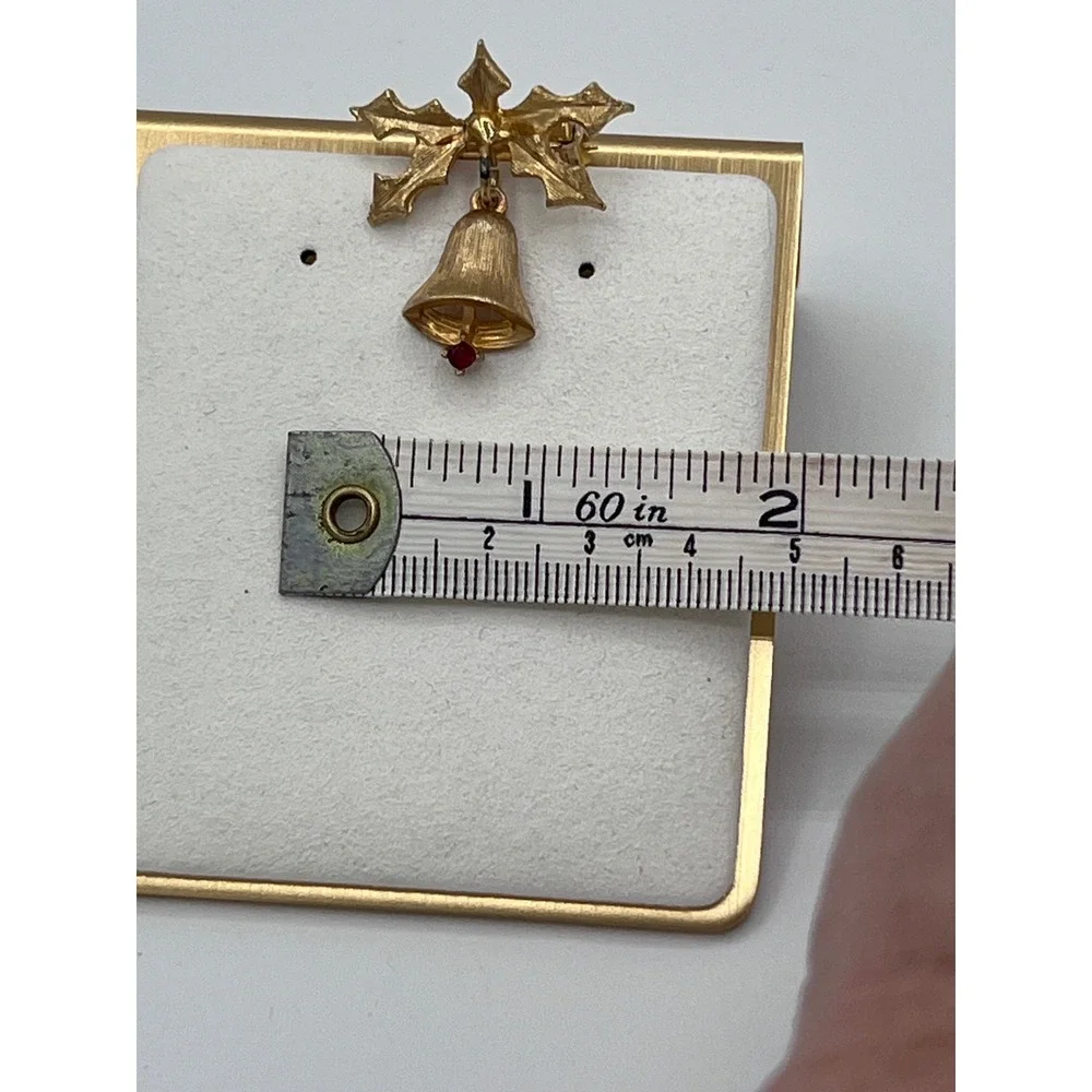 Vintage Christmas Holly Bell‎ Brooch Pin Red Rhinestone Holiday Jewelry - Picture 6 of 6